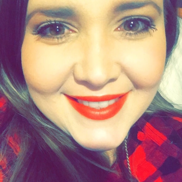 Meet your Posher, Kacie - Picture 2 of 2